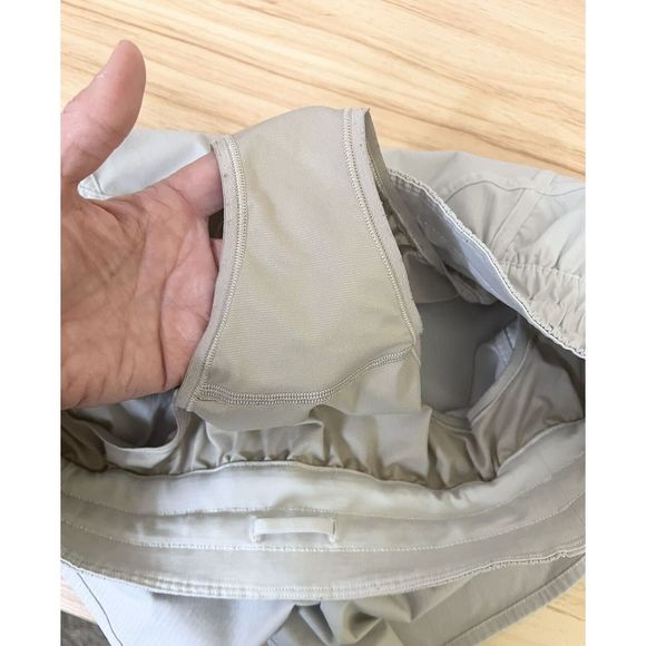 Lululemon Tracker Short 4” Light Gray Size 12 - Picture 5 of 10